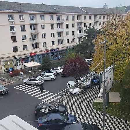 Garsoniera Centru Vechi English Park Крайова Екстериор снимка