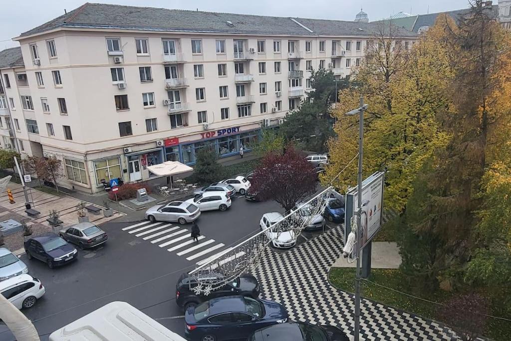 Garsoniera Centru Vechi English Park Крайова Екстериор снимка