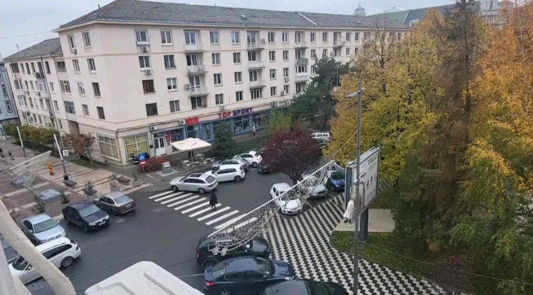 Garsoniera Centru Vechi English Park Крайова Екстериор снимка